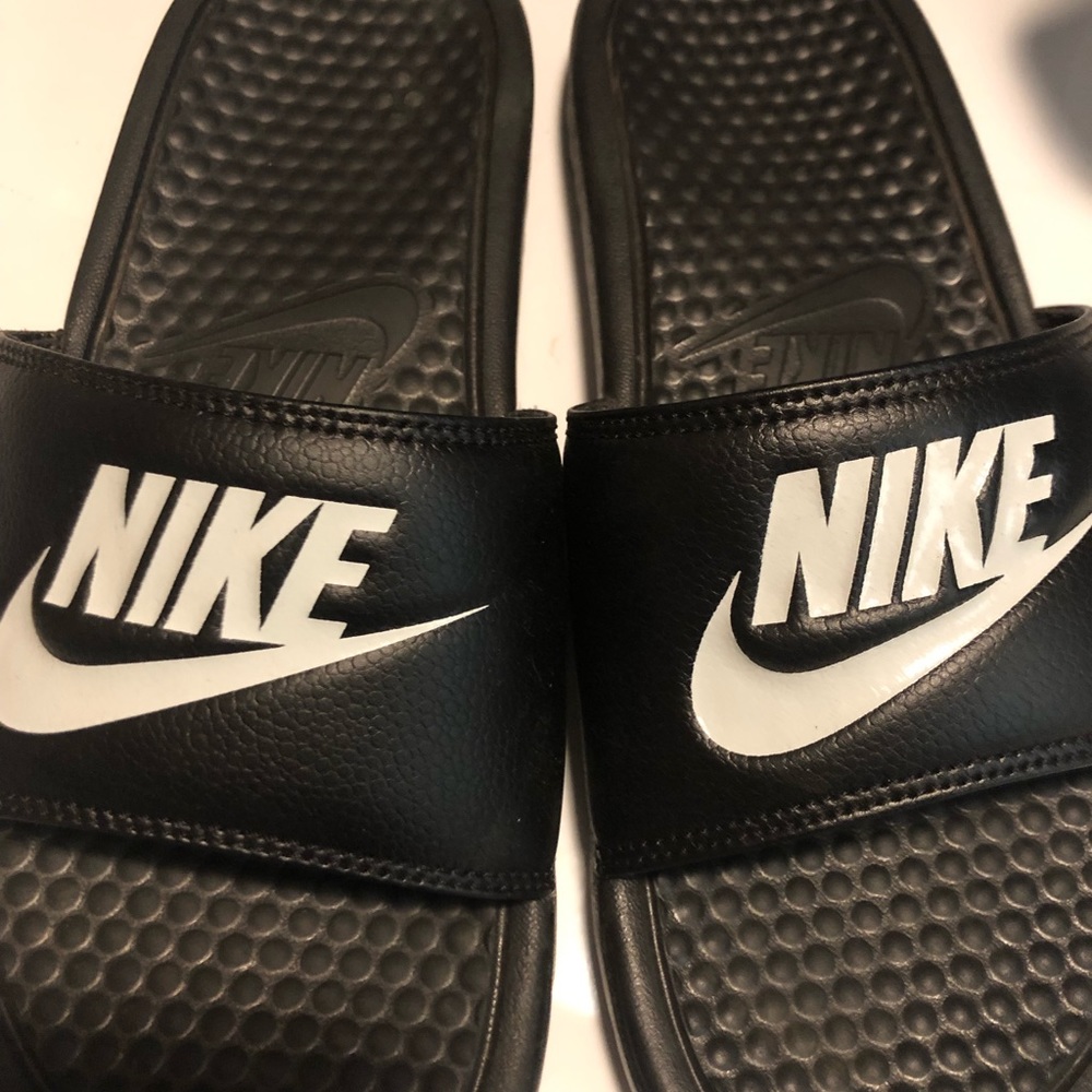 Boys Nike slides